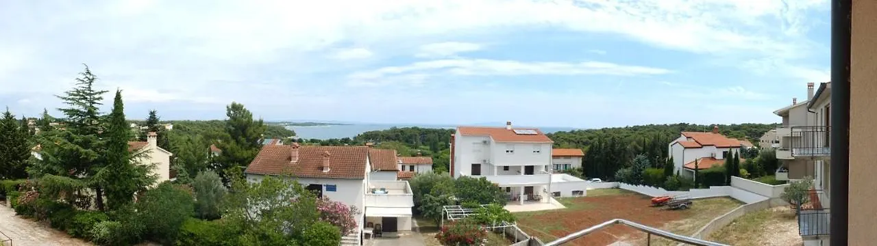 Apartments Miriam Premantura 0*,
