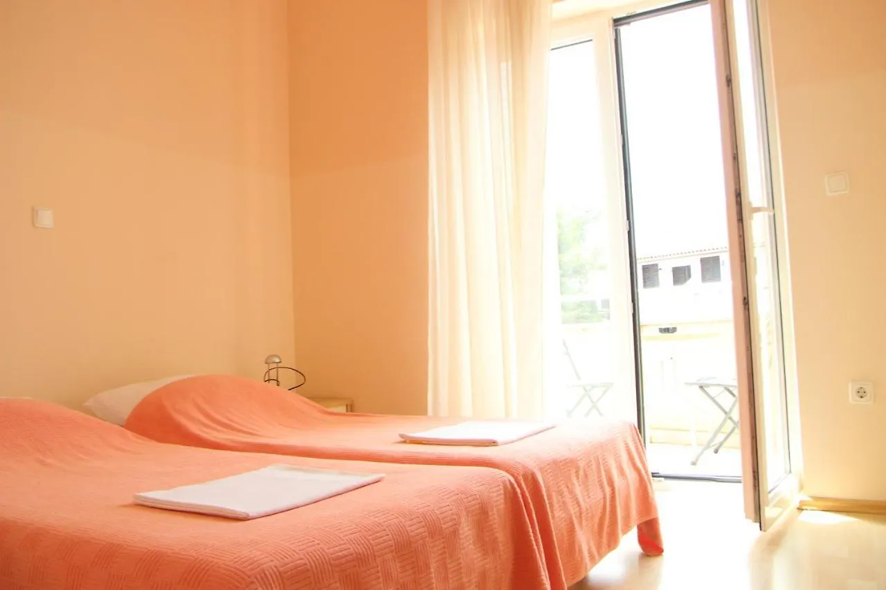 Apartments Miriam Premantura 0*,
