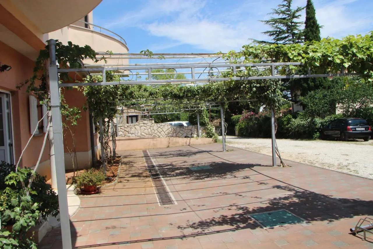 Apartments Miriam Premantura